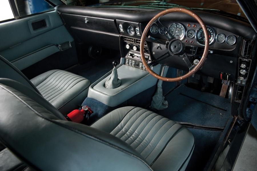 Интерьер Aston Martin DBS V8 (5072/RAC) 1968 года  (фото 22 из 26)